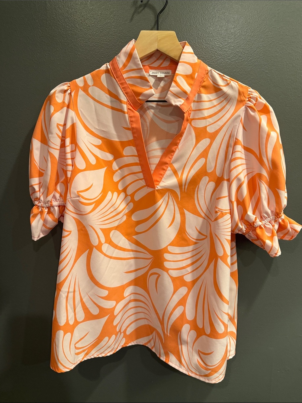 V-Neck Puff-Sleeve Blouse in Orange & Cream